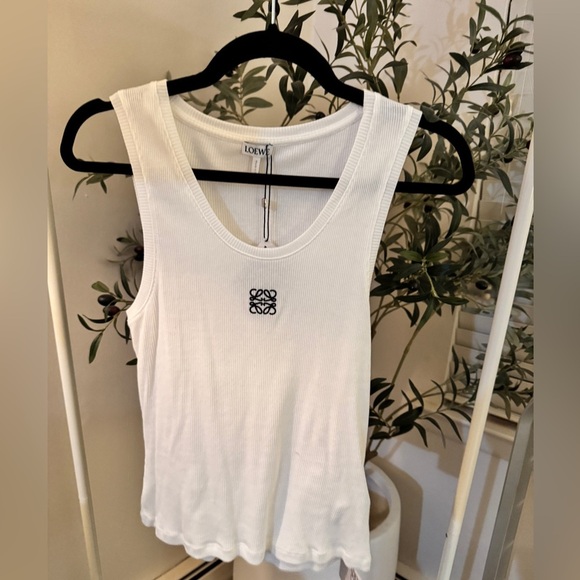 NWT Loewe White Tank Top
Anagram tank top in cotton Size XL - Picture 12 of 12